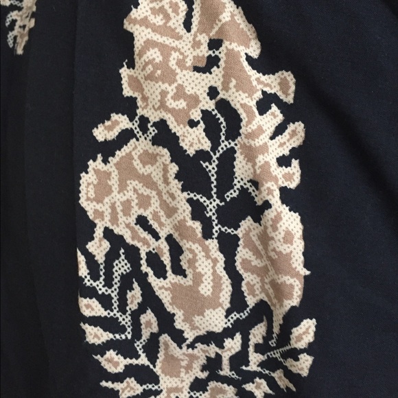 Open back Navy Blue Floral Romper - Picture 5 of 8